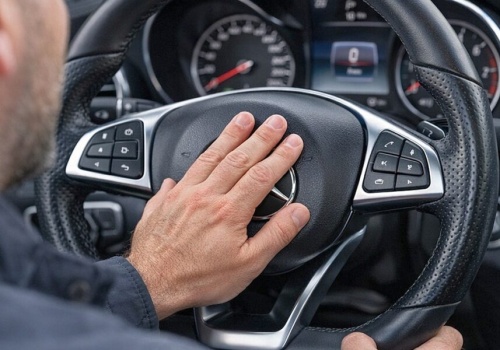 W tych miastach klakson nie milknie ani na chwilę. Zaskakujący ruch ze strony Audi i Mercedesa