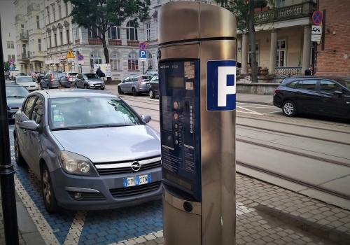 Pamiętajcie – dziś strefa płatna. 1 i 3 maja bez opłat, ale 2 maja trzeba zapłacić