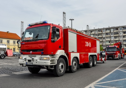 Gaśniczy gigant trafił do strażaków z OSP Leszno
