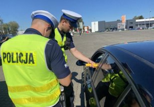 Ile trzeba odczekać po wypiciu alkoholu? Dużo osób nieprawidłowo szacuje czas