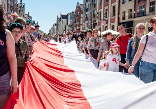 Biało-czerwony marsz przeszedł przez Stare Miasto