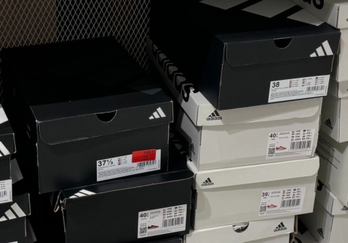 Adidas robi coś szalonego i czyści magazyny - rozchwytywane modele o wiele taniej w CCC