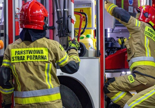 Pożar marketu na Mazowszu. Trwa akcja strażaków