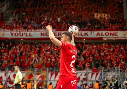 Legia – Widzew: klasyk z nazwy, antyfutbol w praktyce. Gdzie Legia nie może, tam… pomoże
