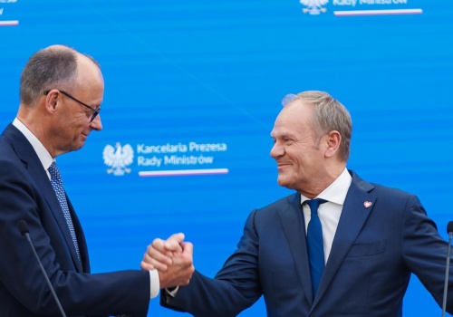 Tusk forsuje umowę obronną z Niemcami. Zostaniemy ich wasalem?