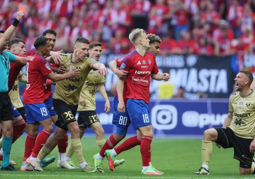 Dwa gole i czerwona kartka w finale. Górnik Zabrze z Pucharem Polski