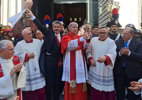 Cud św. Januarego. Wierni w Neapolu świętują