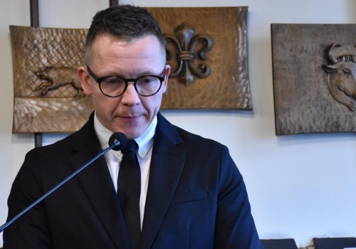 Dyscyplina na sesjach w radzie miejskiej Chojnic. Przewodniczący chce zmian