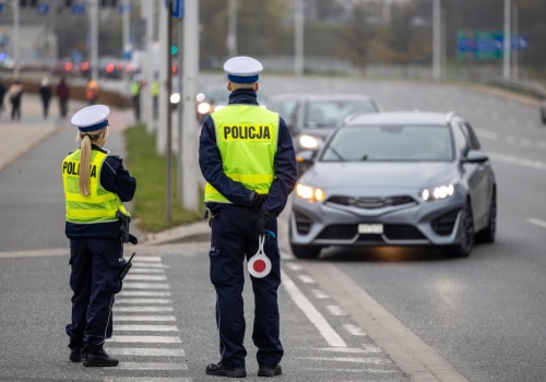 500 zł mandatu za jazdę w okularach. Przepisy są jasne