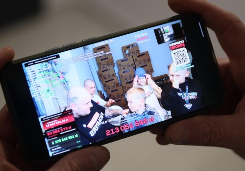Blisko 100 mln wyświetleń streamu Łatwoganga. Są szacunki kwot od YouTube