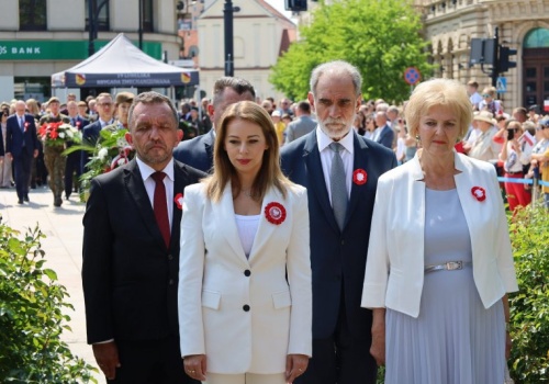 Promocja barw narodowych. Posłanka z radnymi będą rozdawać mieszkańcom Lublina flagi