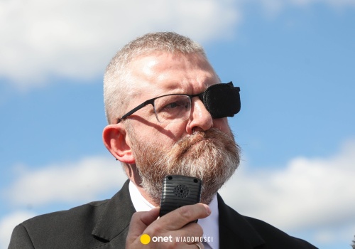 Kontrowersyjne słowa Grzegorza Brauna na marszu w Wilnie. 
