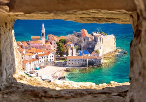 Wakacje nad Adriatykiem 🌊 Loty i hotel ze śniadaniami w Czarnogórze 1073 PLN 😎🏖️