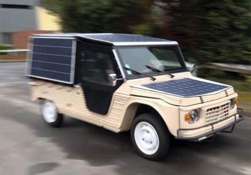 Jego Citroën Mehari jeździ na prąd z paneli, zupełnie za darmo