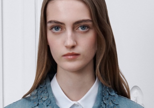 Dior ubiera denim w kwiaty. To najbardziej romantyczna kurtka sezonu!