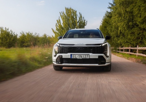 Kia wzywa do serwisu ponad 174 tys. aut. Problem dotyczy cyfrowych zegarów i jednego z najważniejszych wskazań