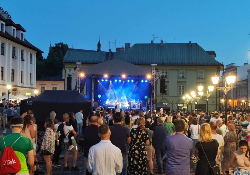 3 maja Mały Rynek znów zabrzmi muzyką. Start koncertu o 17:00