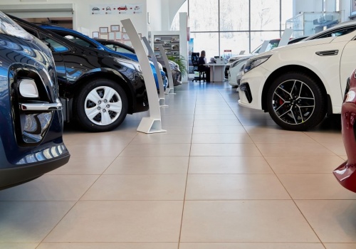 Ceny paliw wystrzeliły. Europejczycy rzucili się na elektryki