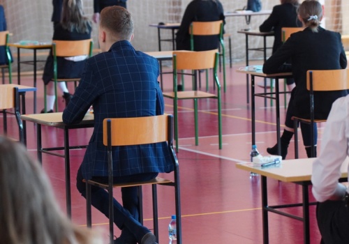 Matura 2026: matematyka na 2 miejscu. Maturzyści chętniej wybierają inny przedmiot