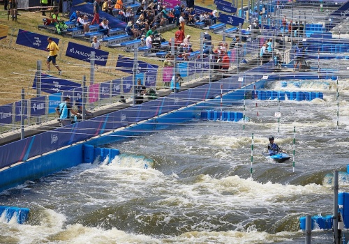Kraków: 100 dni do mistrzostw świata U-23 i juniorów w slalomie kajakowym. Trwają intensywne przygotowania na torze Kolna
