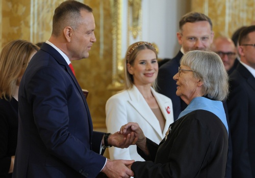 Prezydent wręczył Ordery Orła Białego. Dwoje artystów wśród odznaczonych