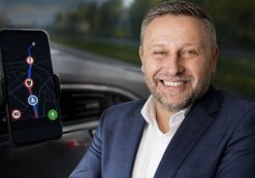 Zaczynał od CB radio, dziś obraca milionami. Na czym zarabia Yanosik?