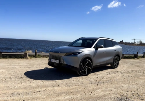 Omoda 7 Super Hybrid – chiński SUV plug-in, który przekonuje ceną