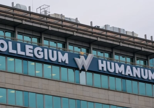 „Próba umoczenia” Hołowni w Collegium Humanum? „Nie mogę patrzeć jak byli koledzy się męczą”