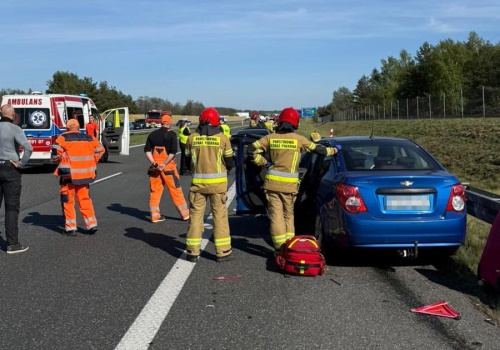 Karambol na A2. Są ranni, wśród nich dzieci