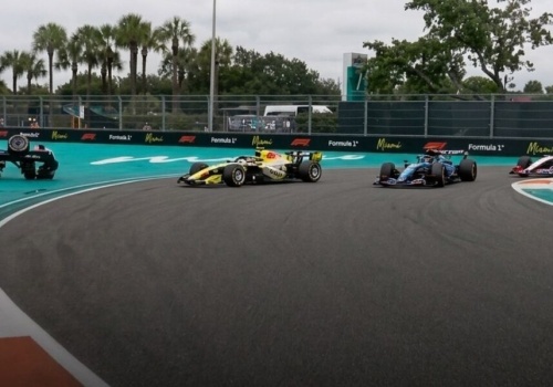 Chaos w Miami: Gasly dachował, Hadjar rozbił auto, a safety car zmienił układ wyścigu