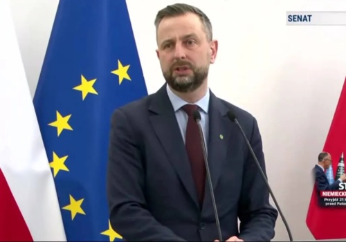 Kosiniak-Kamysz chce wpisania członkostwa w UE do Konstytucji. Przypomniano mu czasy PRL