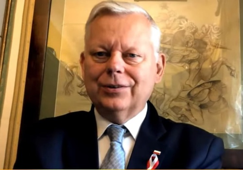Potrzebna nowa konstytucja. Suski: Obecna ma liczne słabości