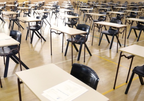 Sezon maturalny 2026. Ponad 71 tys. osób zdaje biologię, a 33 tys. wybrało chemię
