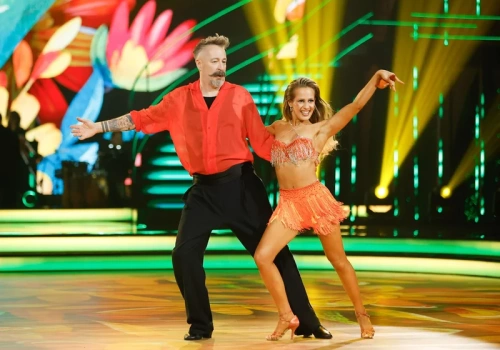 Szok w „Tańcu z gwiazdami”! Rezygnacja na wizji i cztery pary w finale
