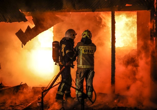 Wielki pożar hali zakładu produkcyjnego. Straty są gigantyczne