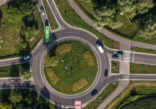 Kto i kiedy ma pierwszeństwo na rondzie? Najważniejsza zasada nie jest trudna