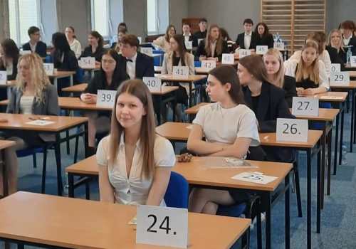 Uczniowie z powiatu ciechanowskiego rozpoczęli egzamin maturalny