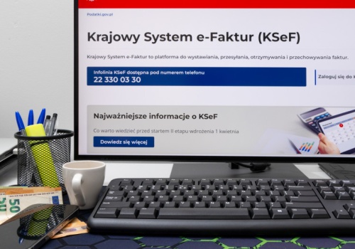 KSeF wytrzymał test. Miliony faktur dziennie, choć nie wszyscy nadążają