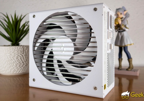Śnieżnobiały ideał. Rzut oka na zasilacz Fractal Ion 3 Gold 1000 W