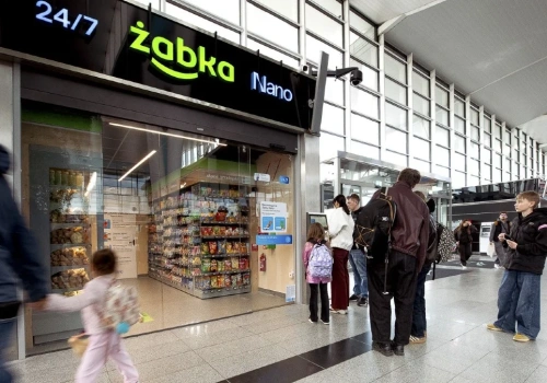 Koniec kolejek przed wylotem. Ten sklep zmienia zasady zakupów