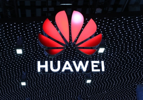 UE uderza w Huawei i ZTE. Nadchodzi technologiczna wojna z Chinami?