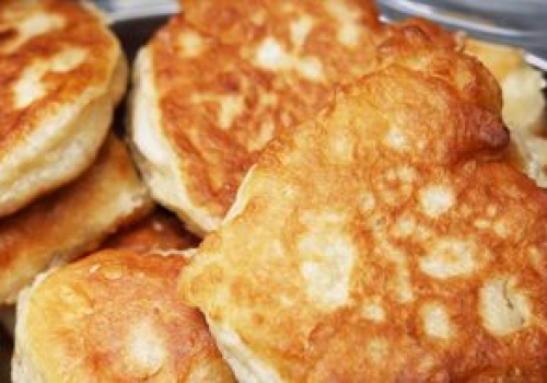 Zamiast jabłek dodaję pieczarki. Takie racuchy smakują nawet teściowej