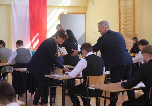 Matura 2026. Co można zabrać ze sobą na egzamin z matematyki? CKE dało wytyczne
