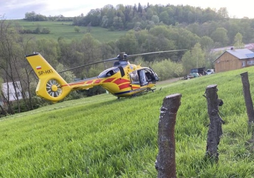 Kolejny wypadek z udziałem motocykla. W akcji Lotnicze Pogotowie Ratunkowe