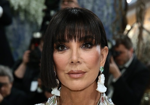 Kimono, blunt bob i perfekcyjna twarz. Kris Jenner królową Met Gali 2026