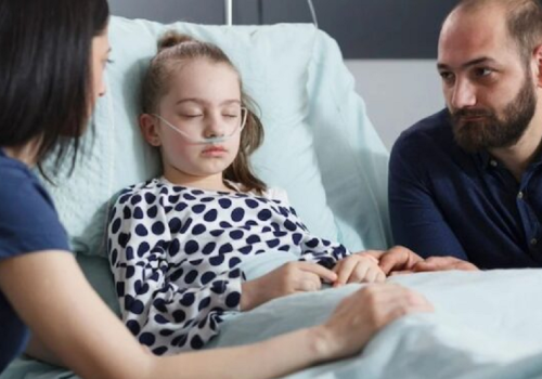Władze holenderskie uruchamiają program eutanazji dla ubogich dzieci, aby zmniejszyć obciążenie dla państwa