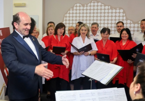 „Hutnik” na wystawie w trzynieckim ratuszu. Chór domyka jubileusz i patrzy w przyszłość