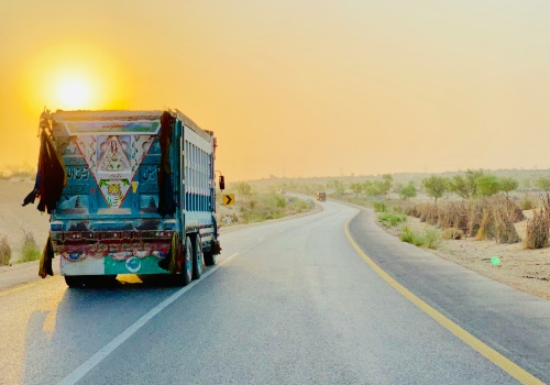 Zamknięcie Cieśniny Ormuz. Pakistan uruchamia alternatywne trasy
