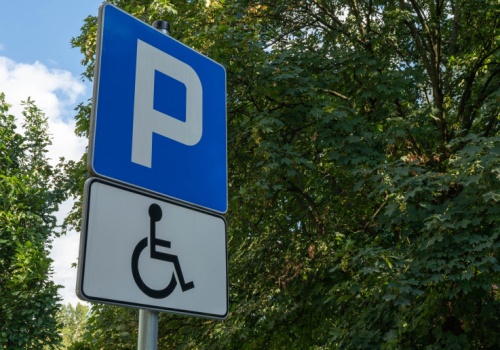 Aż 20 zł za godzinę parkowania. Nowy cennik wprawił pacjentów w zdumienie