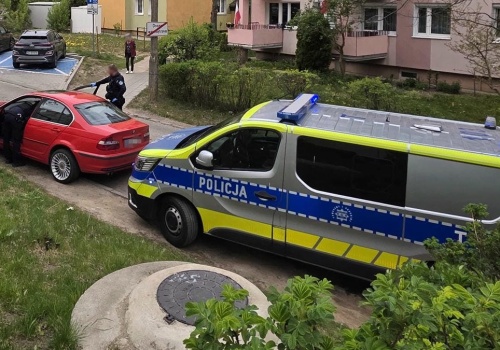 Uciekał BMW przez centrum Olsztyna. 22-latek trafił do szpitala